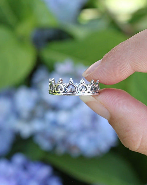 Heart hot sale crown ring