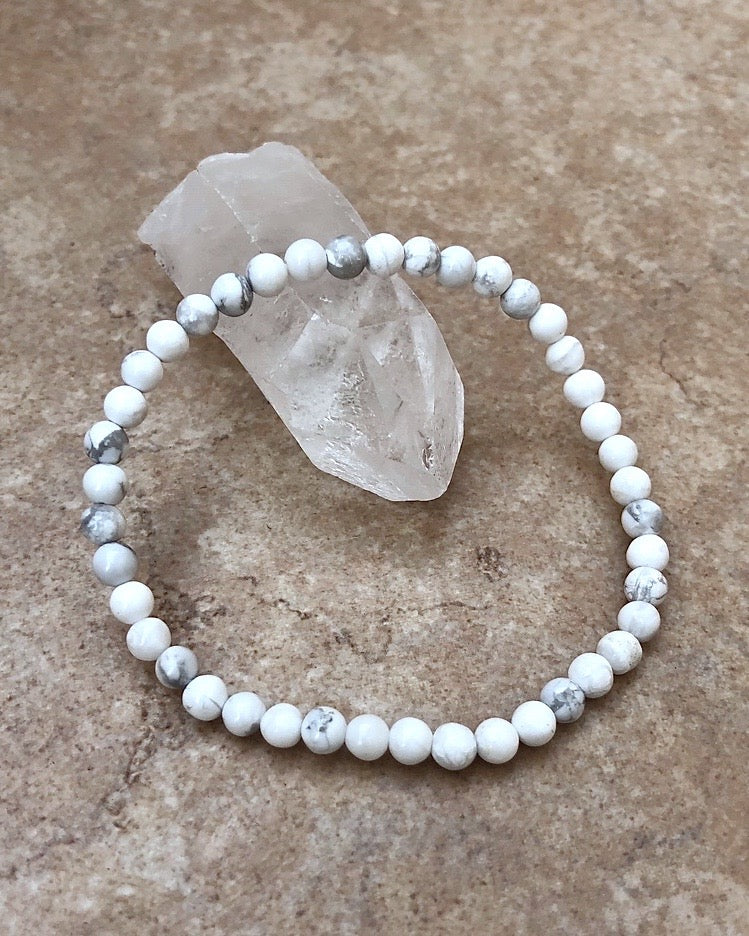 Howlite 4mm Beaded Gemstone Bracelet n a crystal