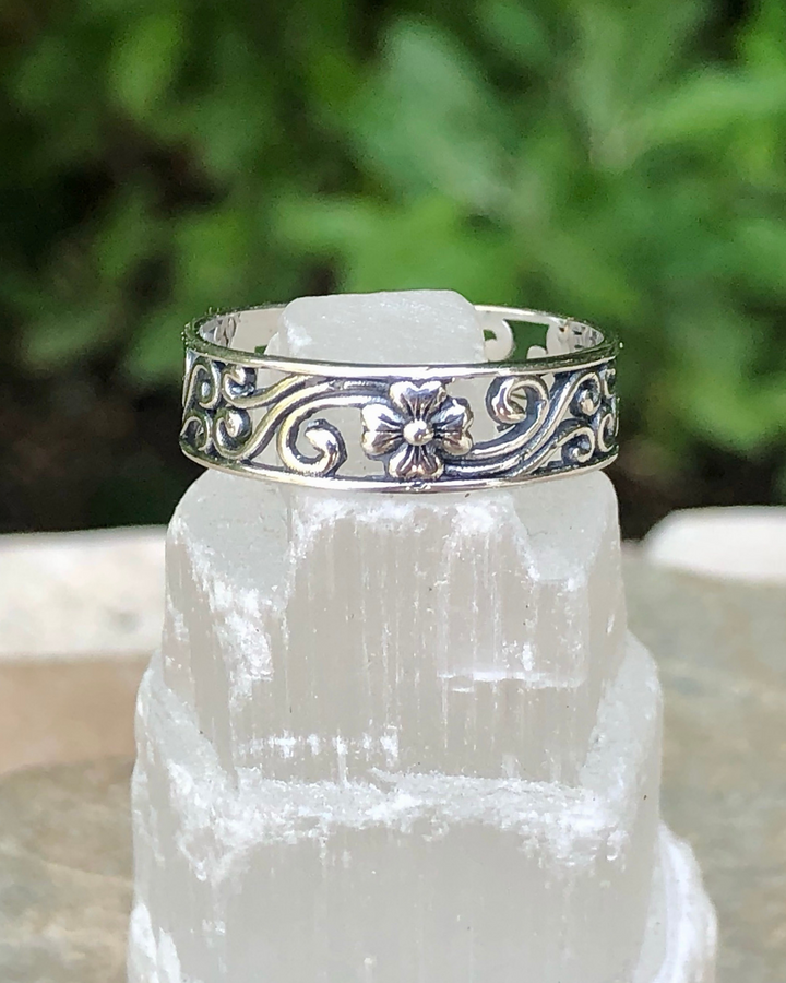 Sterling Silver Flower Filigree Band