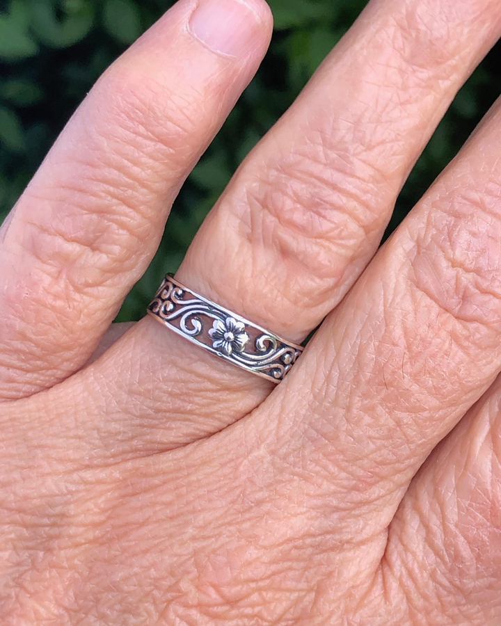 Sterling Silver Flower Filigree Band