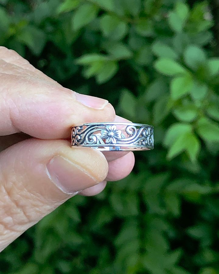 Sterling Silver Flower Filigree Band