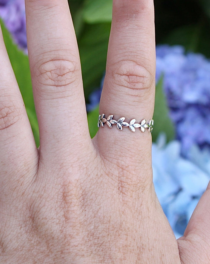 Sterling Silver Infinity Leaf Band