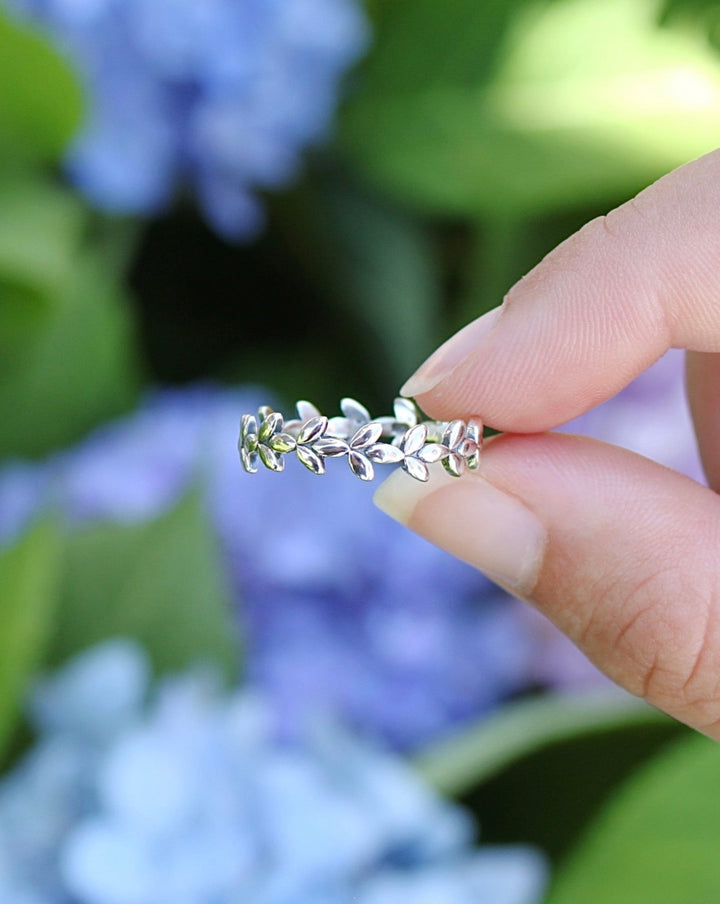 Sterling Silver Infinity Leaf Band