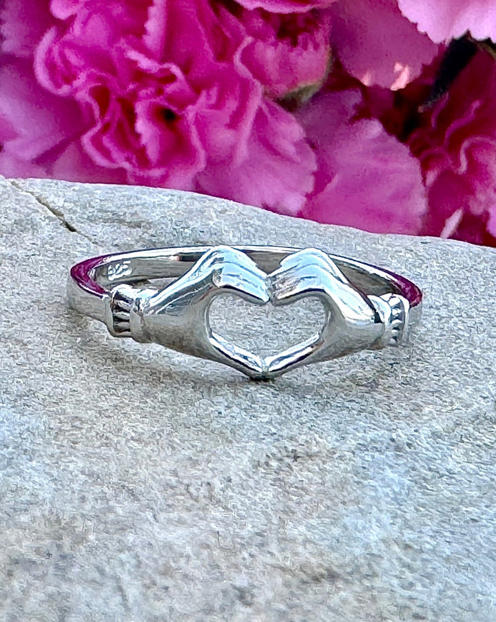 Sterling Silver 925 Heart Hands Ring