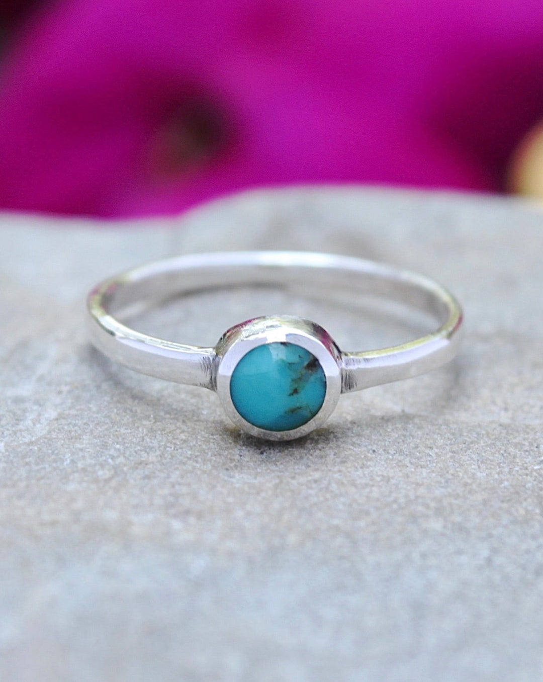 R-Sterling Silver Small Turquoise Ring close up