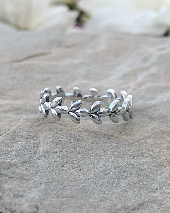 Sterling Silver Infinity Leaf Band