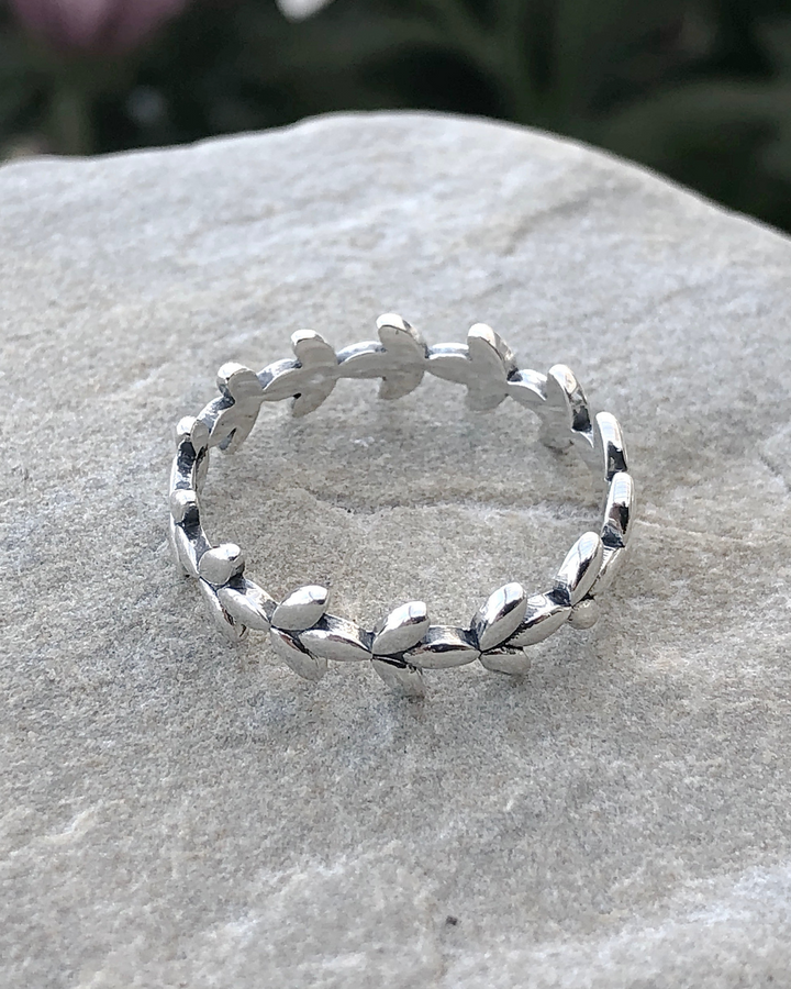 Sterling Silver Infinity Leaf Band